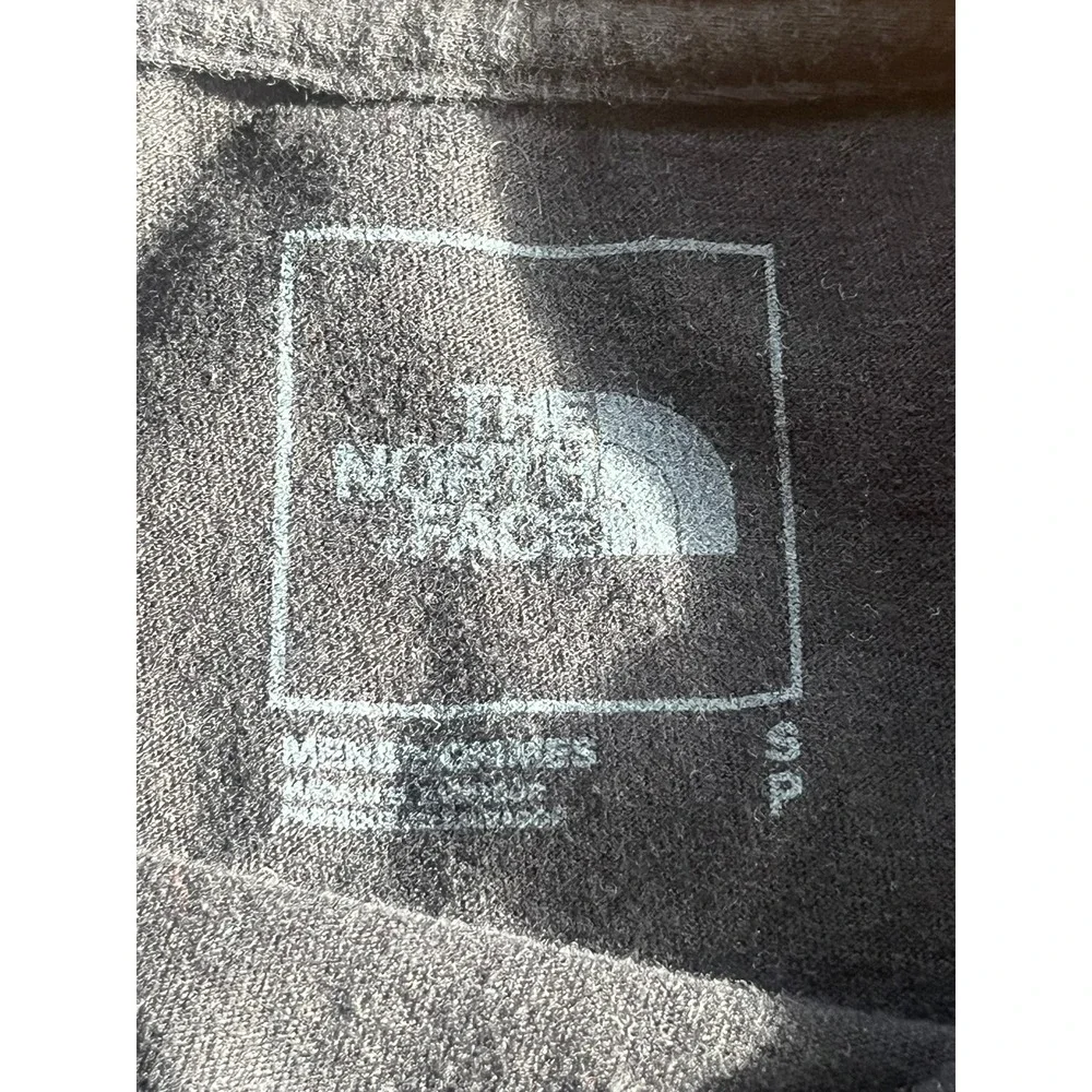 The North Face Mens Black Long Sleeve Never Stop Exploring Graphic T-Shirt Small